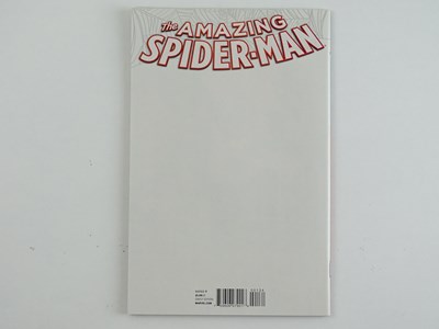 Lot 87 - AMAZING SPIDER-MAN #1 - (2014 - MARVEL) - Fan...