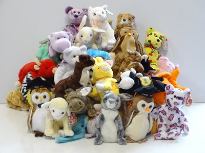 Lot 204 - A large quantity of TY BEANIE BABIES (approx 6"...