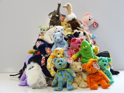 Lot 213 - A large quantity of TY BEANIE BABIES (approx 6"...