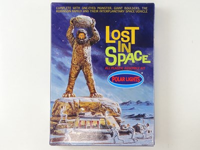 Lot 226 - A POLAR LIGHTS 'Lost in Space' plastic kit -...