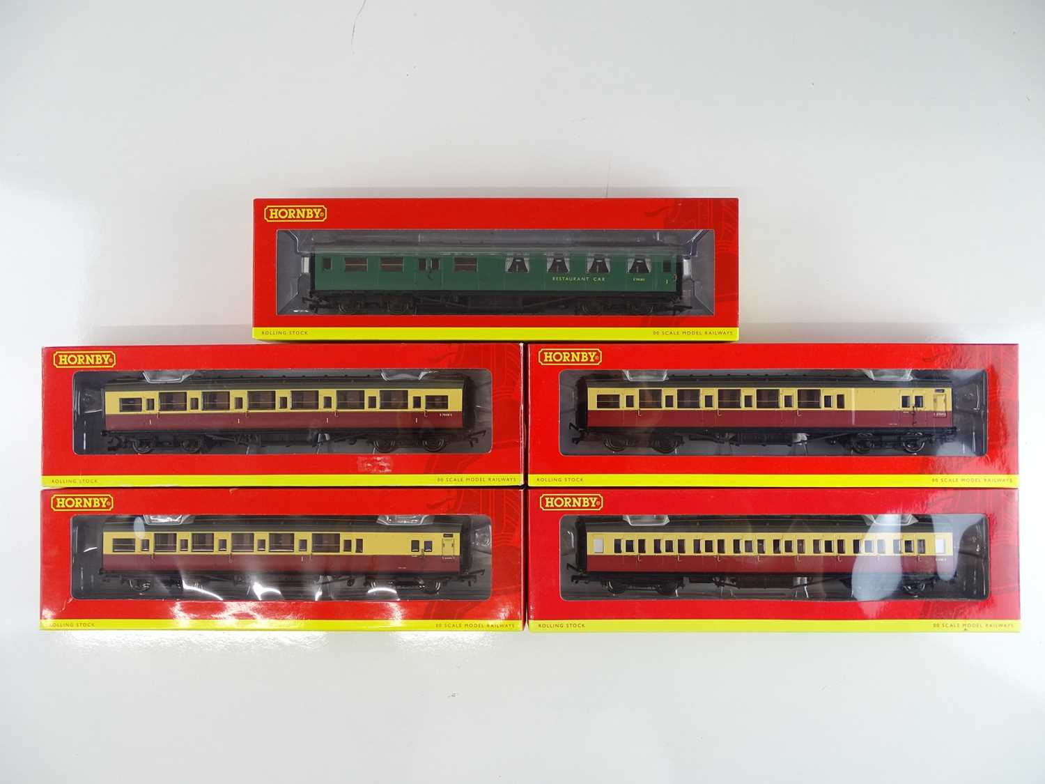 Lot 510 - A group of HORNBY Maunsell passenger coaches...