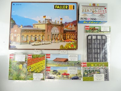 Lot 267 - A group of unbuilt kits and accessories for N...