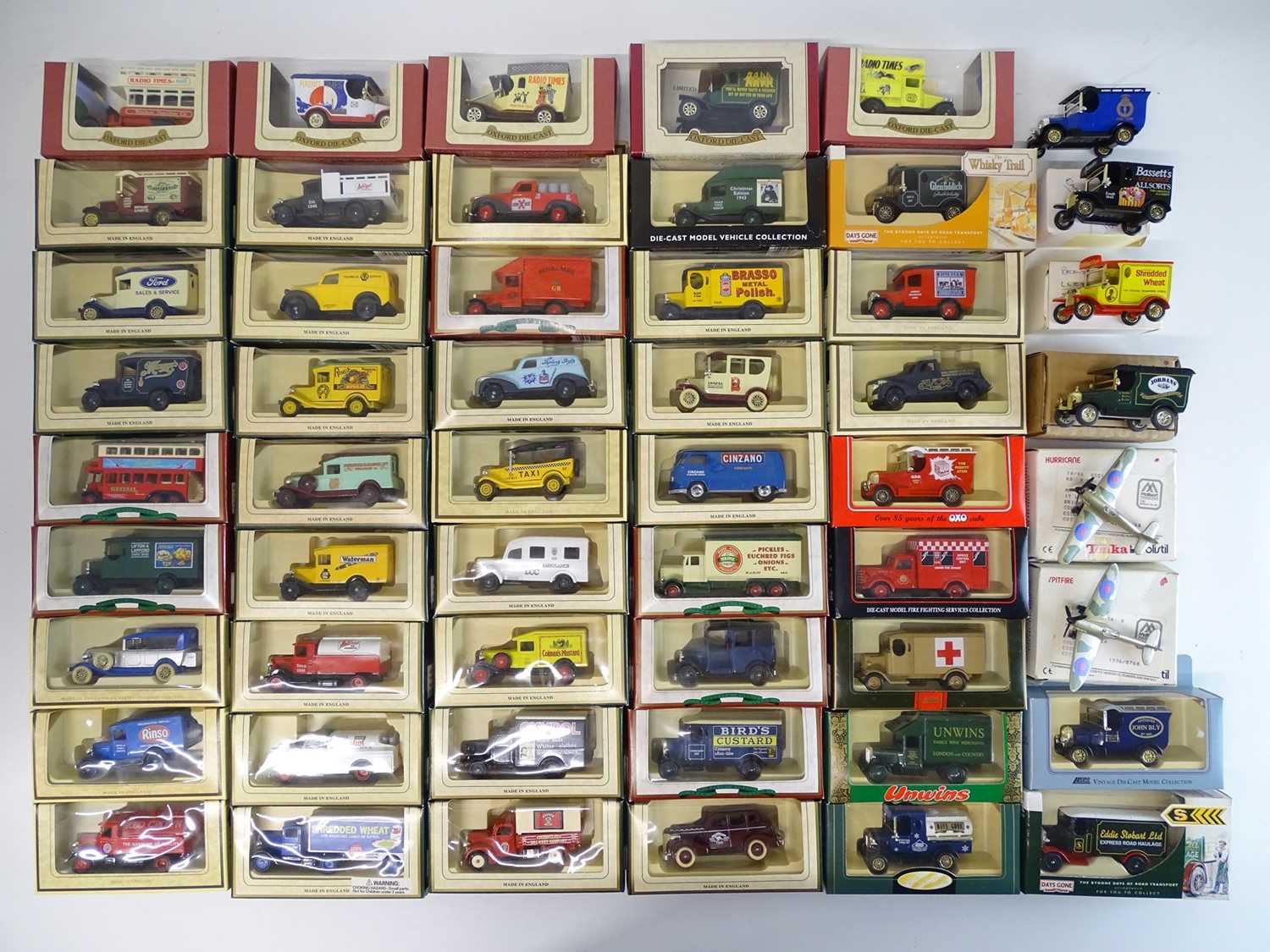 Lot 29 - A large tray of diecast vans, buses etc mostly...