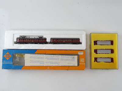 Lot 300 - A pair of German Outline N Gauge multiple...