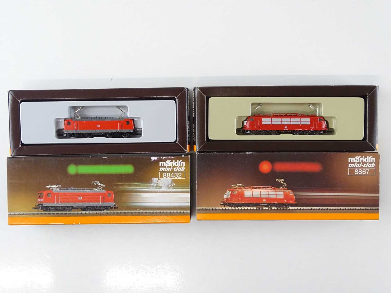 Lot 311 - A pair of MARKLIN Z Gauge German Outline...