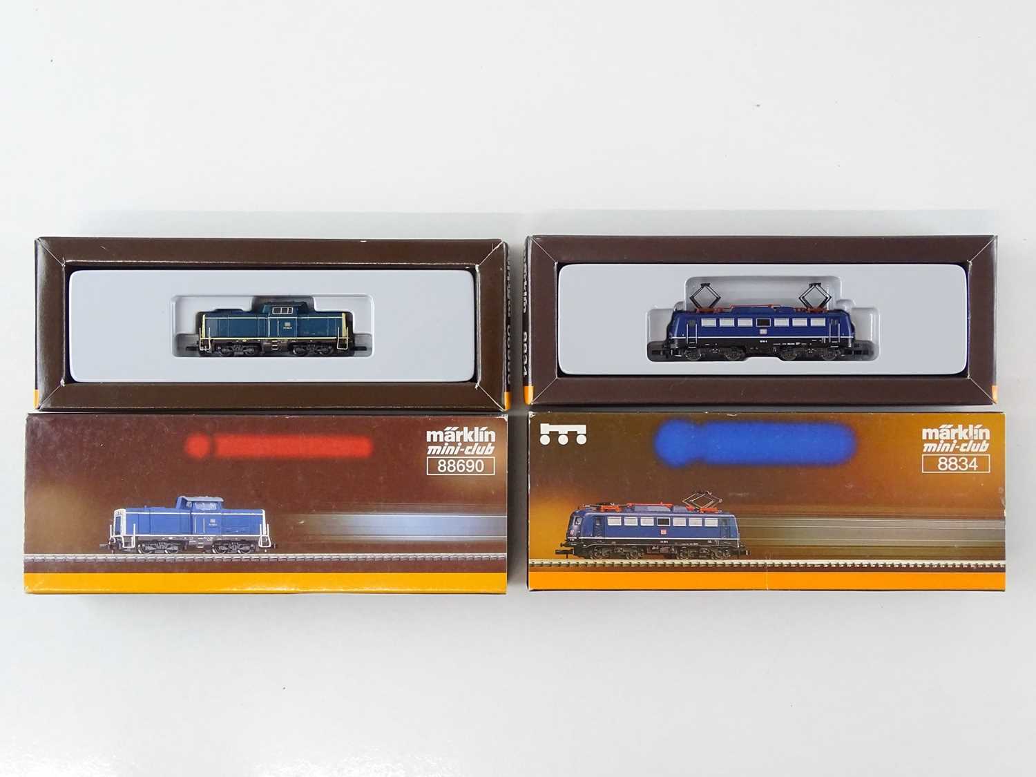 Lot 313 - A pair of MARKLIN Z Gauge German Outline...