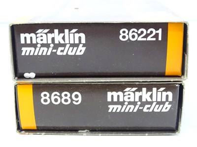 Lot 316 - A pair of MARKLIN Z Gauge German Outline wagon...