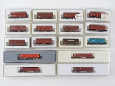 Lot 323 - A quantity of MARKLIN Z Gauge German Outline...