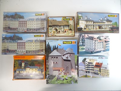 Lot 328 - A quantity of unbuilt European Outline N Gauge...