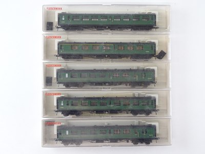 Lot 333 - A group of FLEISCHMANN HO gauge British...