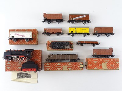 Lot 337 - A group of vintage MARKLIN rolling stock to...