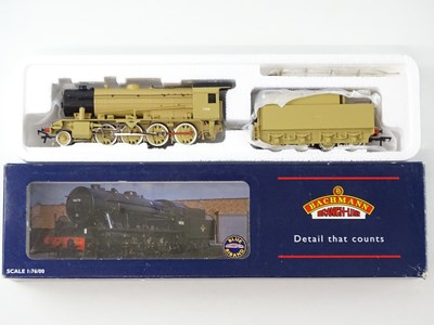 Lot 351 - A BACHMANN 32-255A WD Austerity in the rarer...