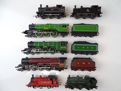 Lot 356 - A collection of steam locomotives by TRI-ANG,...