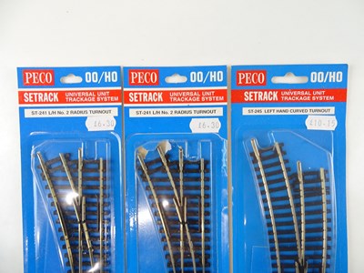 Lot 361 - A group of boxed and unboxed PECO Streamline...