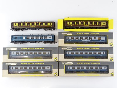 Lot 362 - A group of boxed and unboxed WRENN Pullman...