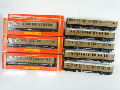 Lot 376 - A group of HORNBY passenger coaches all in...