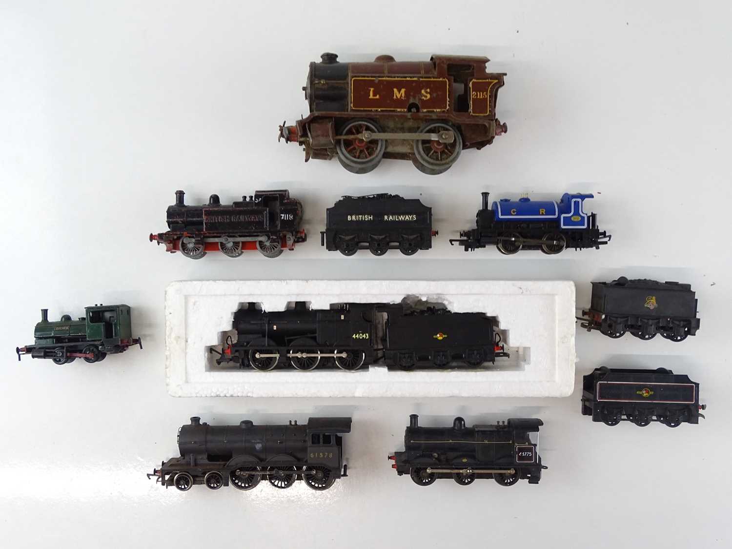 Lot 406 - A group of unboxed steam locomotives by HORNBY...