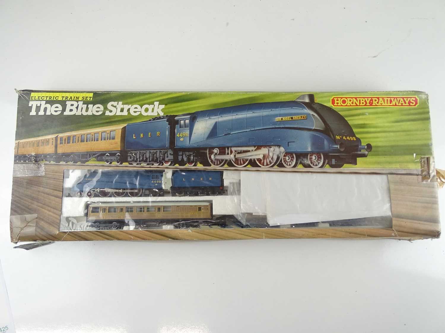 Lot 448 - A HORNBY 'The Blue Streak' train set - G/VG