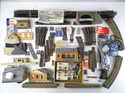 Lot 450 - A large quantity of 2-rail and 3-rail track,...