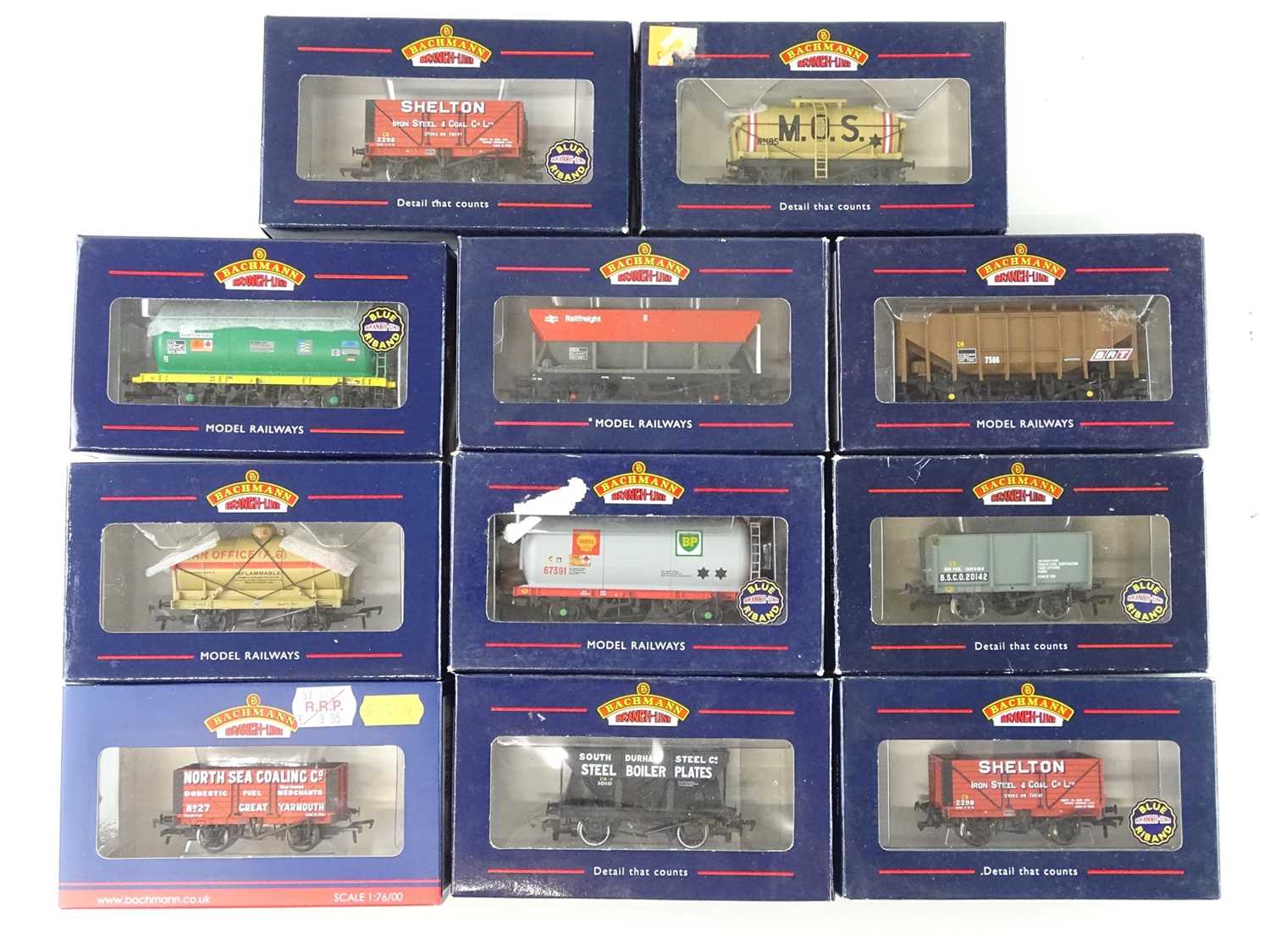 Lot 462 - A mixed group of BACHMANN wagons to include a...