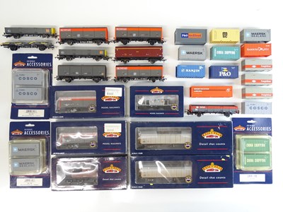 Lot 463 - A mixed group of boxed and unboxed wagons by...