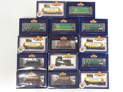 Lot 464 - A mixed group of boxed wagons by BACHMANN - VG...