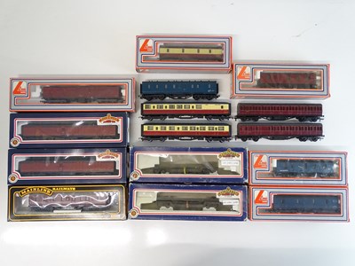 Lot 474 - A mixed group of rolling stock by BACHMANN,...