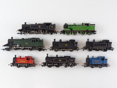 Lot 475 - A mixed group of unboxed steam tank...