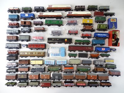 Lot 476 - A mixed group of unboxed wagons and...