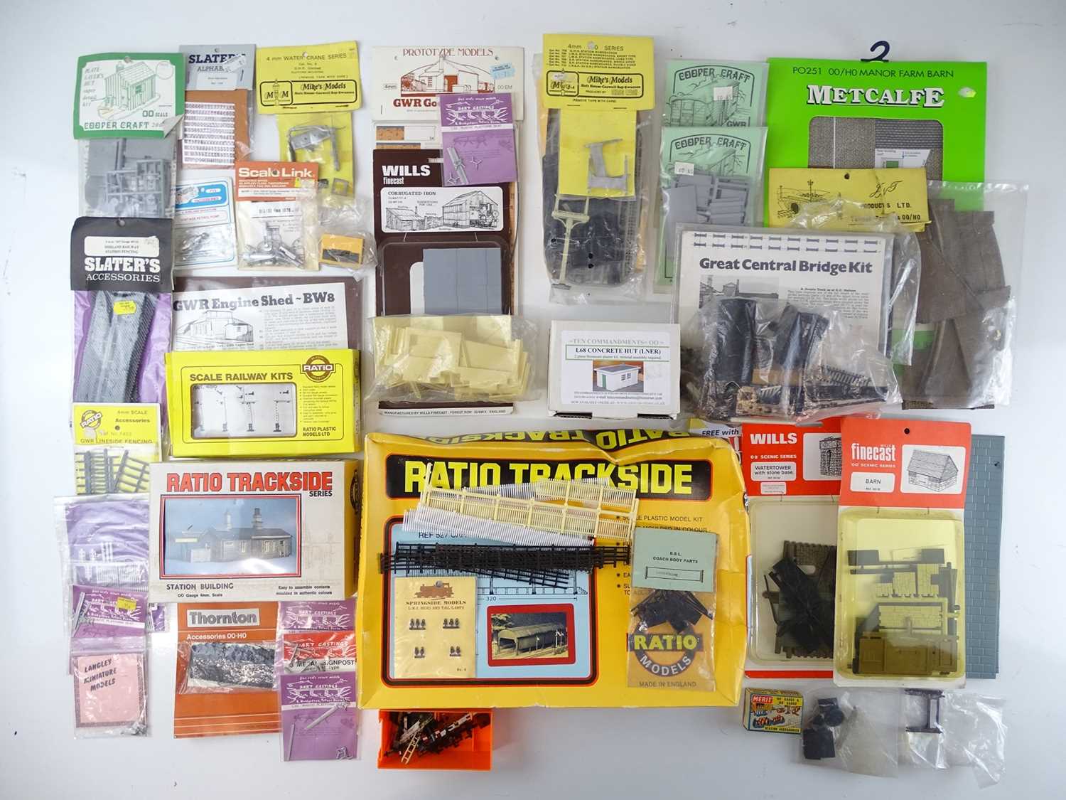 Lot 516 - A quantity of plastic building kits by RATIO,