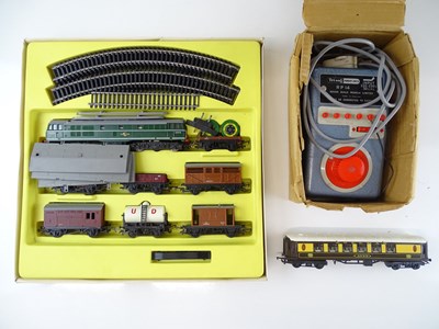 Lot 524 - A TRI-ANG HORNBY RS651 Freightmaster train set...