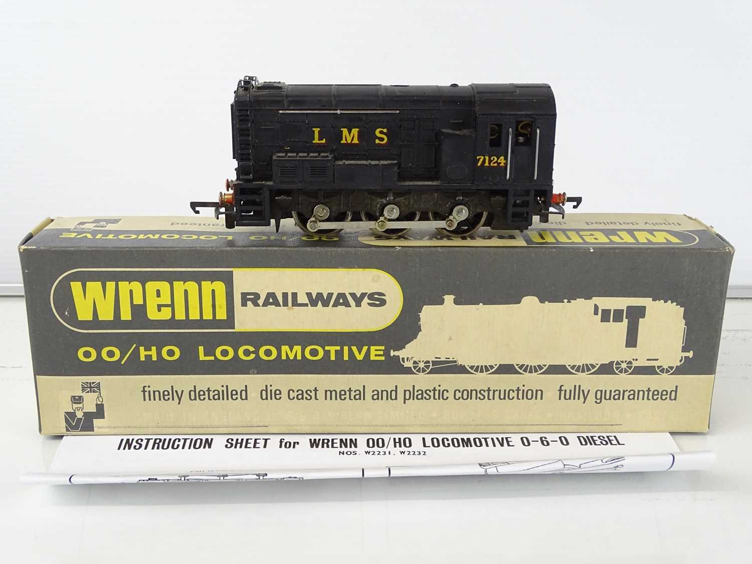 Lot 538 - A WRENN W2233 Class 08 Diesel locomotive in