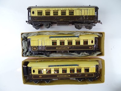 Lot 562 - A group of HORNBY Series O Gauge Number 2...