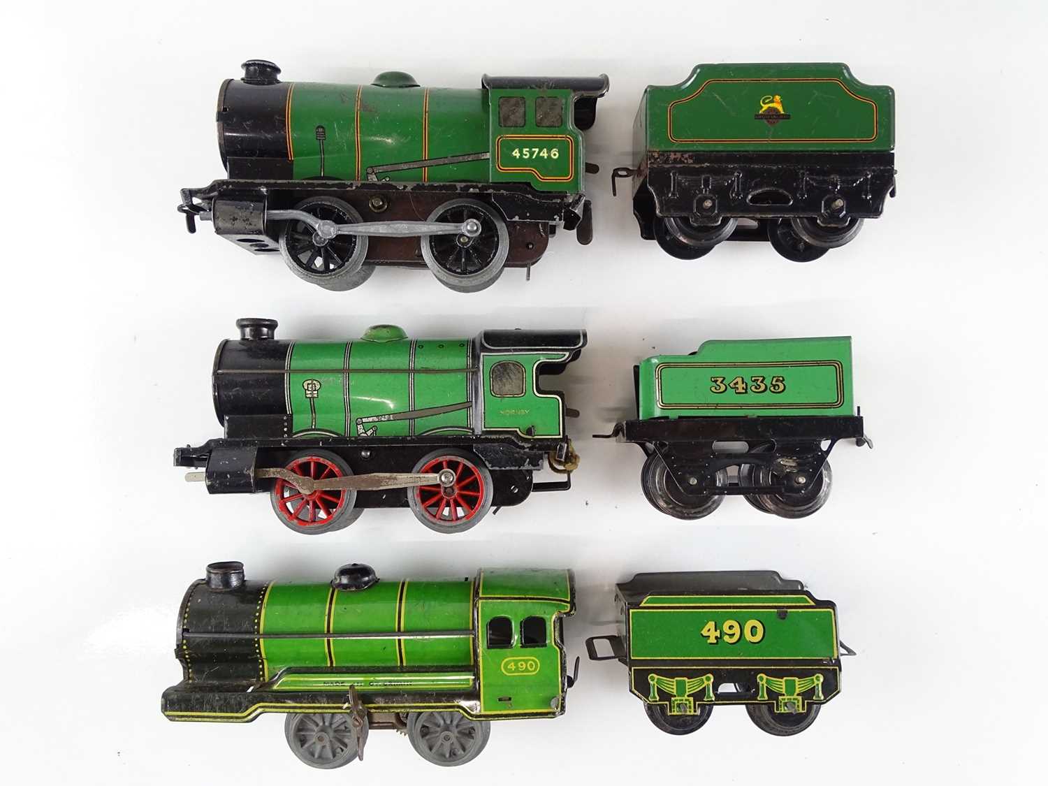 Lot 565 - A group of O Gauge Clockwork steam locomotives...