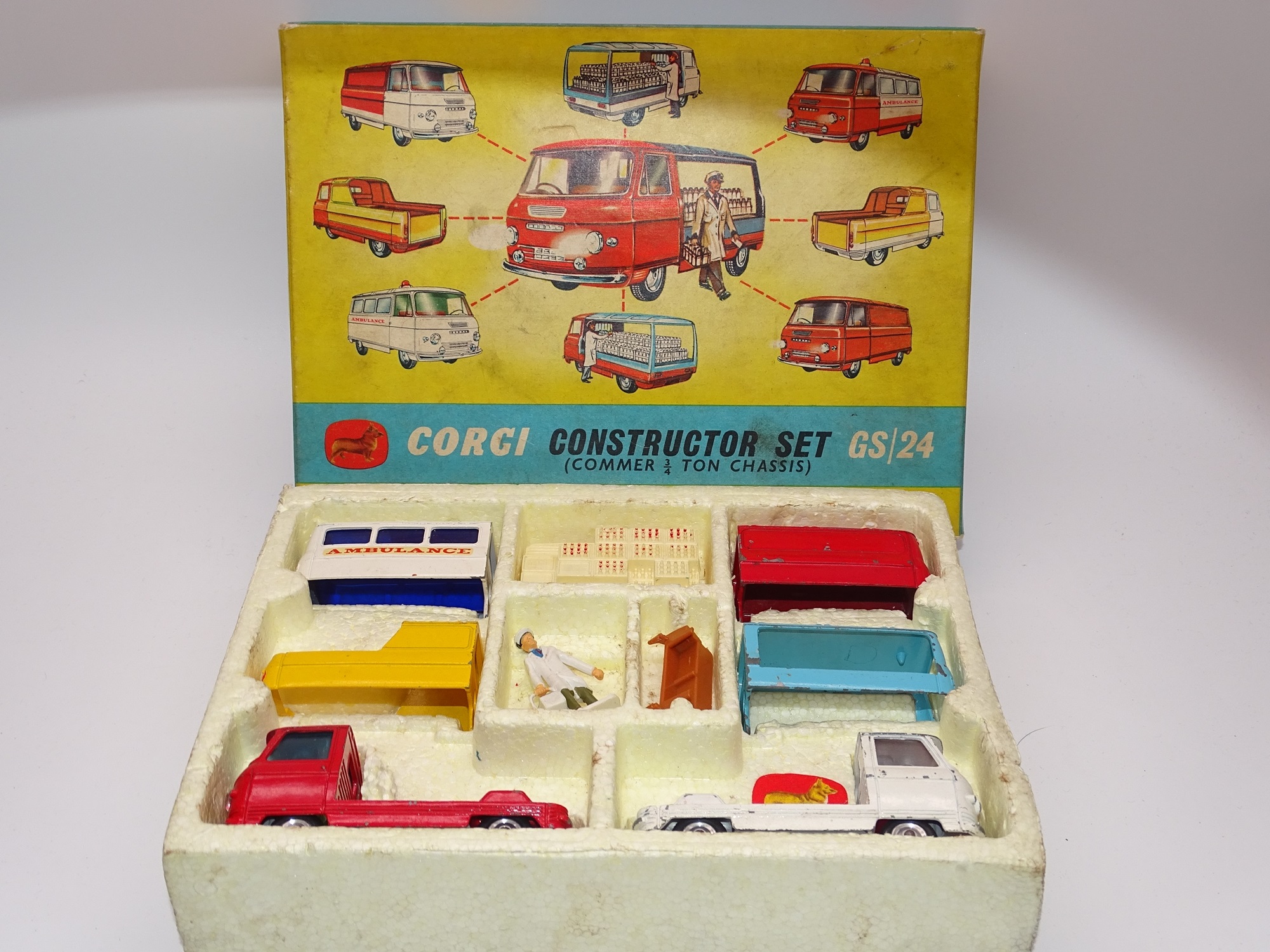 Lot 97 - A CORGI Toys GS 24 Commer Constructor Set -