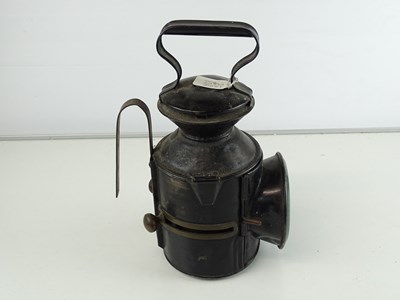 Lot 154 - A Great Eastern Railway oil lamp