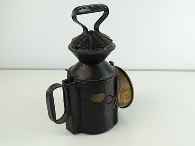 Lot 155 - A North British Railways hand lamp