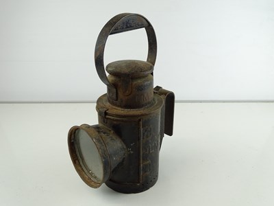 Lot 159 - An LMS railway hand lamp