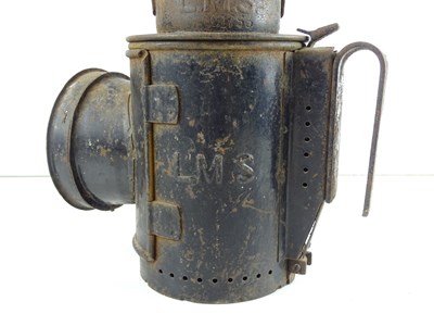 Lot 159 - An LMS railway hand lamp