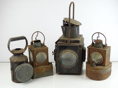 Lot 194 - A mixed group of railway lamps (4)