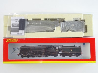 Lot 590 - A HORNBY R2717 Britannia Class steam...