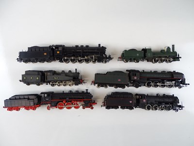 Lot 72 - A group of unboxed mostly French Outline steam...