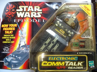 Lot 128 - A large group of STAR WARS collectable items...