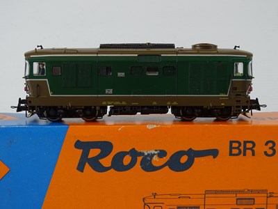 Lot 165 - A ROCO HO Gauge Italian Outline 43445B D345...