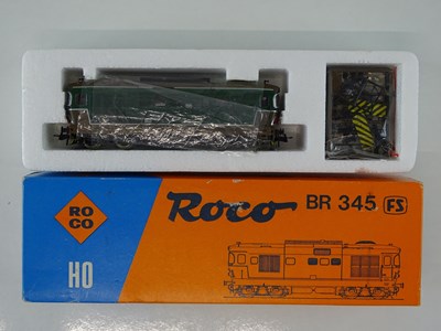 Lot 165 - A ROCO HO Gauge Italian Outline 43445B D345...