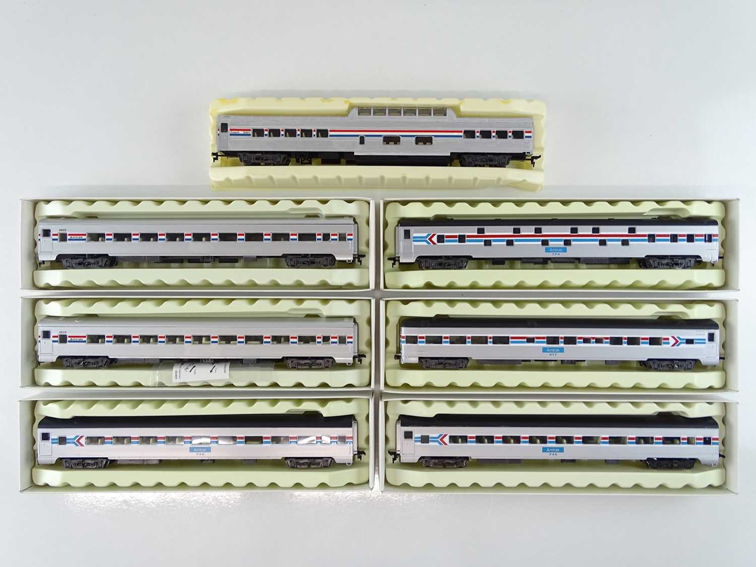 Lot 171 - A group of RIVAROSSI HO Gauge American Outline...