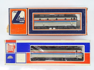 Lot 177 - A pair of HO Gauge American Outline electric...