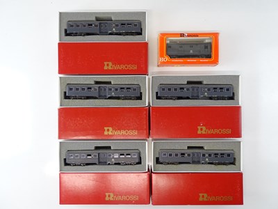 Lot 186 - A group of Italian Outline HO Gauge coaches by...