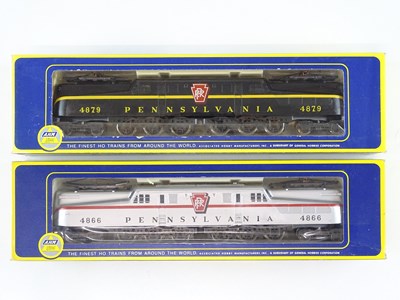 Lot 207 - A pair of HO Gauge AHM (RIVAROSSI) American...