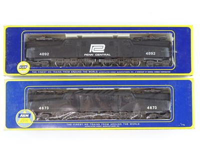 Lot 209 - A pair of HO Gauge AHM (RIVAROSSI) American...